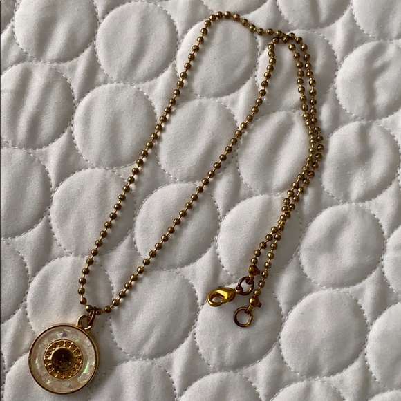 Gold color chain necklace one size - Picture 3 of 3